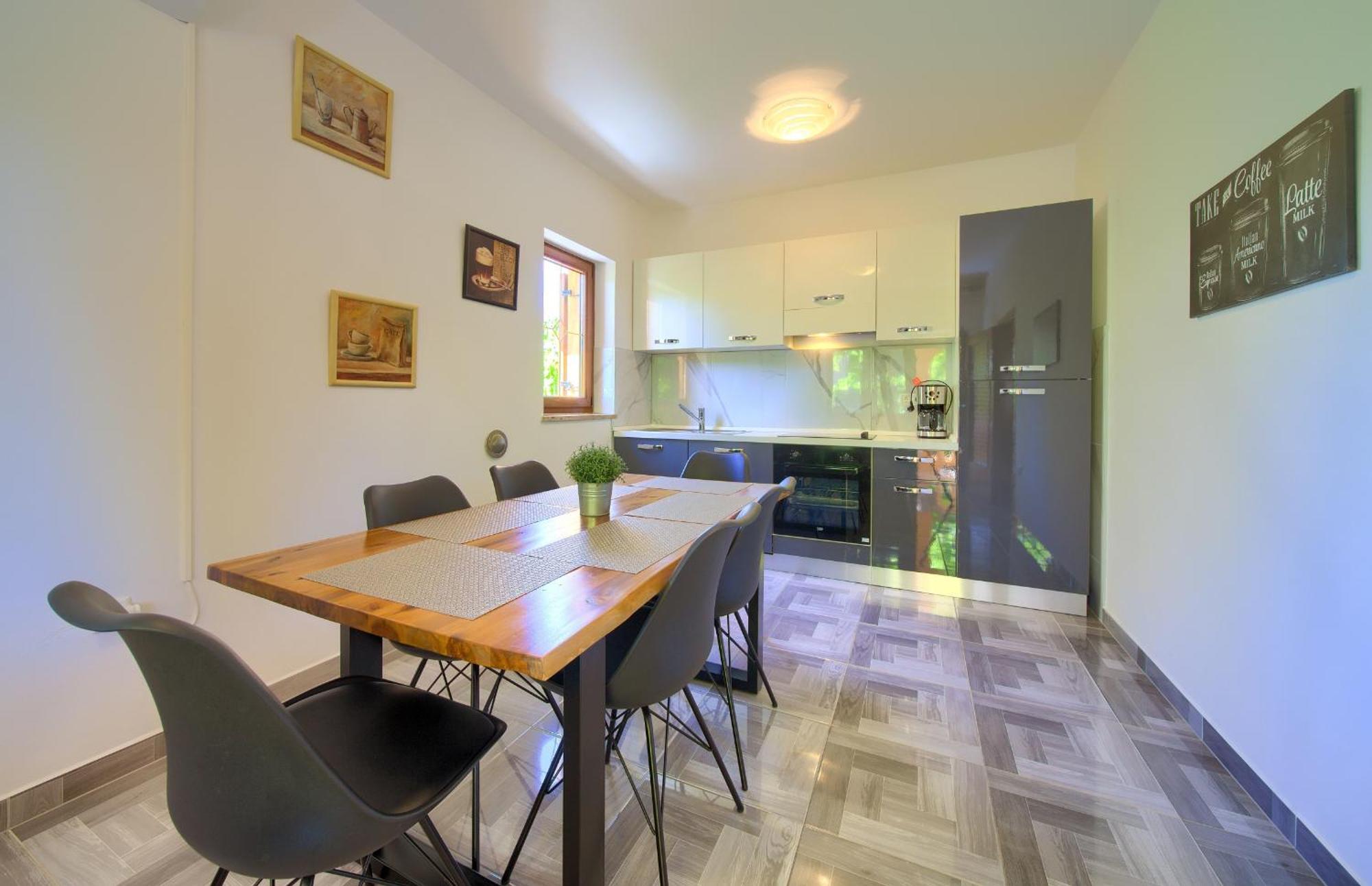 Apartment Bazina - Airconditioning, Parking, 500M From The Beach Krk Town Eksteriør bilde