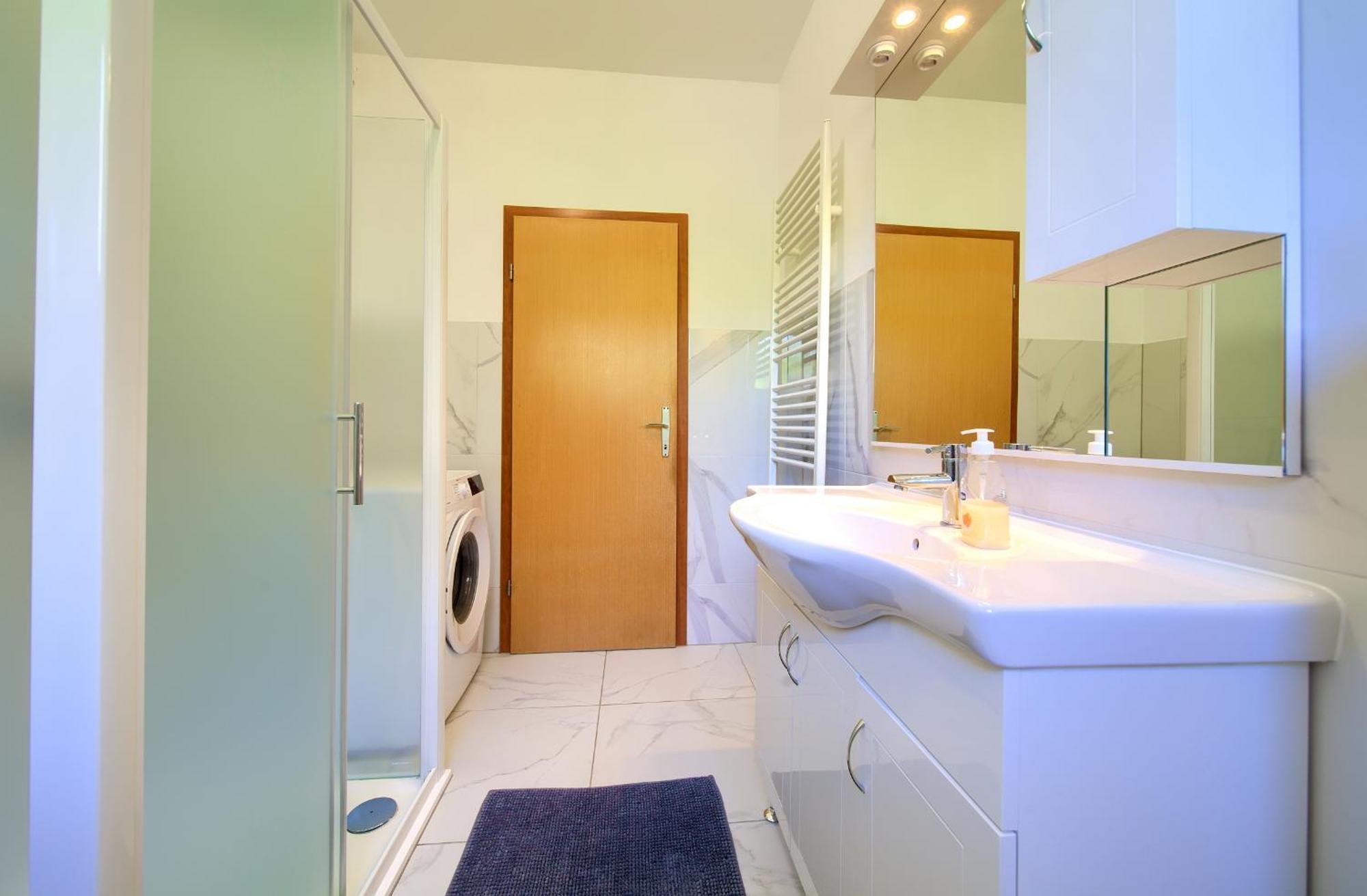 Apartment Bazina - Airconditioning, Parking, 500M From The Beach Krk Town Eksteriør bilde